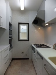 オープンカウンターで機能的なキッチン空間に オープンカウンターで機能的なキッチン空間に